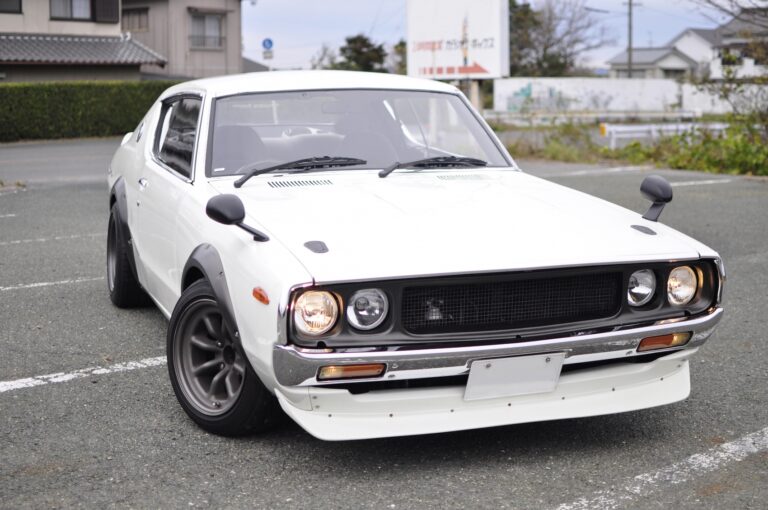 日本の旧車（ヴィンテージカー）に乗る魅力とは？昔ながらの素敵なデザインで人気車種の良さを知ろう | 年間累計出荷2000トンのJDAが届ける ...